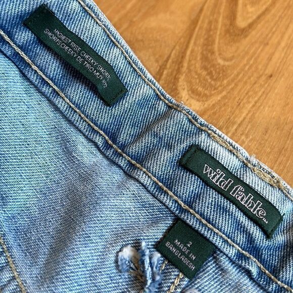 Wild Fable Light Blue Cuffed High Rise Cheeky Jean Shorts Women’s Size 2 / 26 - Picture 2 of 4